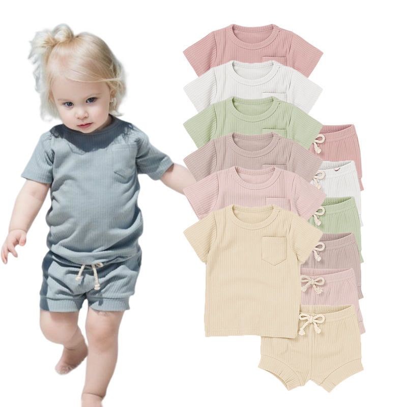 Tops and shorts sets, sizes 2 to 4 years