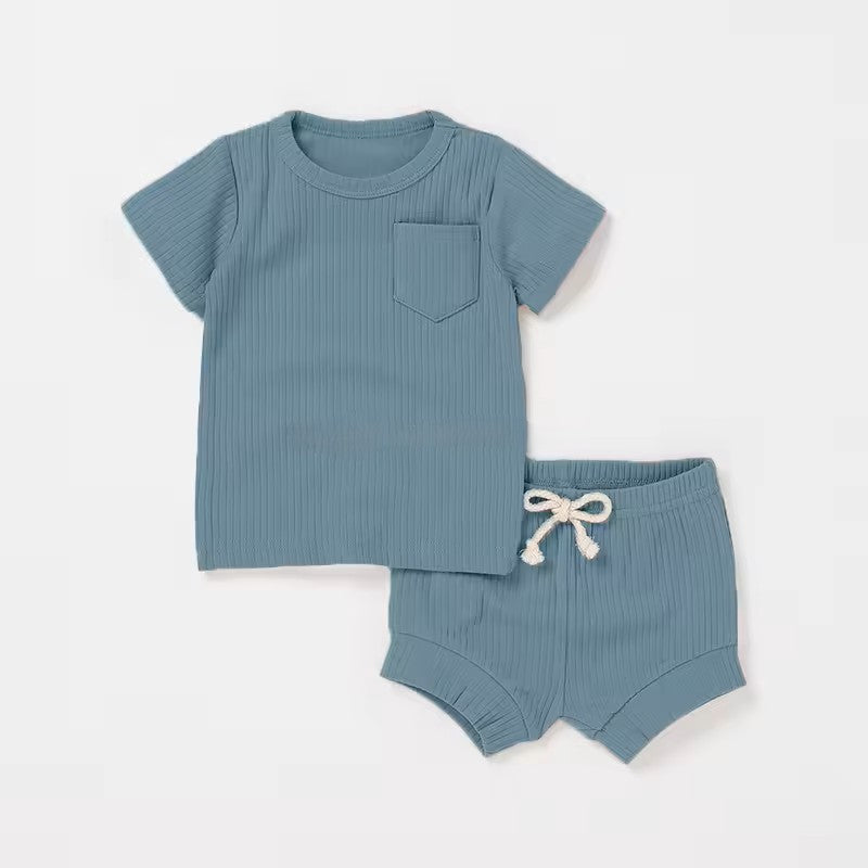 Tops and shorts sets, sizes 2 to 4 years